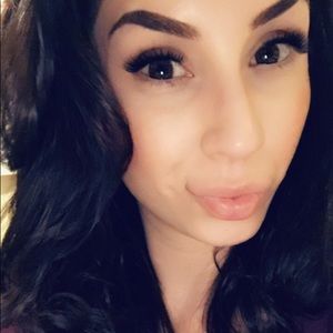 Meet your Posher, Alexandra